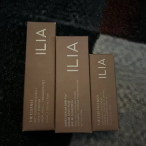 ILIA Beauty Set. Super Serum Skin Tint Spf40 Foundation - Balos (ST3) - Picture 1 of 2