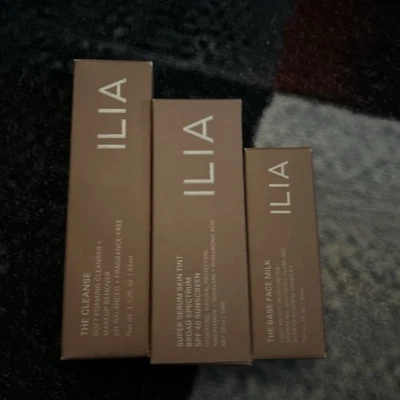 ILIA Beauty Set. Super Serum Skin Tint Spf40 Foundation - Balos (ST3) - Image 1 of 2