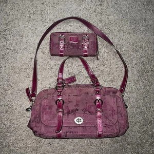 Cartera Coach F14035 Chelsea De Colección Logotipo de Lona Frambuesa Detalle Turnlock con Cartera - Imagen 1 de 8