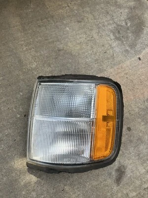 Isuzu Trooper 1993-1997 1996 pasajero derecho luz de señal luz Foto 1 de 4