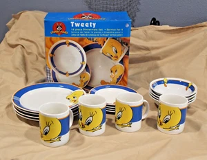 Vintage Gibson 2000 Looney Tunes Tweety Bird 16 Piece Set - Picture 1 of 12