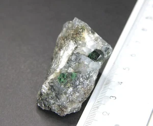 Single Super Sharp 8mm FINLAND UVAROVITE COMPLETE CRYSTAL Glass Body 39g Deep Cr - Picture 1 of 16