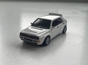 Coche modelo fundido a presión Kyosho 1/64 Lancia Delta HF Integrale Evolution 2 - Imagen 1 de 7