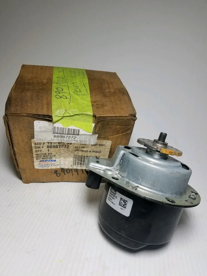 Kit de motor ventilador de refrigeración del motor derecho ACDelco 15-80469 GM 89019110 Foto 1 de 1