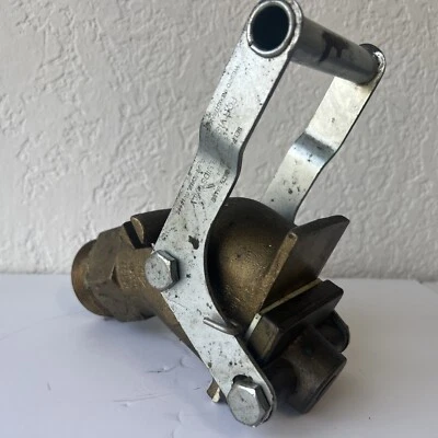 Wesco 272034 Heavy Duty 2" Brass Gate Valve - Image 1 of 3