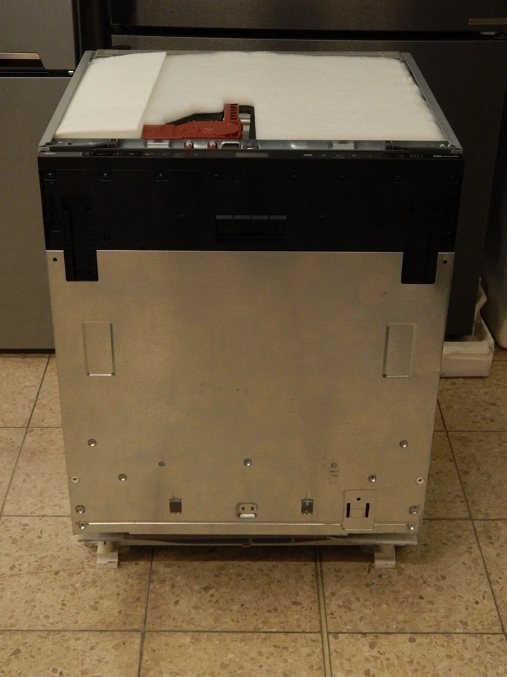 Bauknecht B7I HF60 TUC vollintegrierbarer Geschirrspüler 15 Maßgedecke Schwarz - Bild 1 von 4