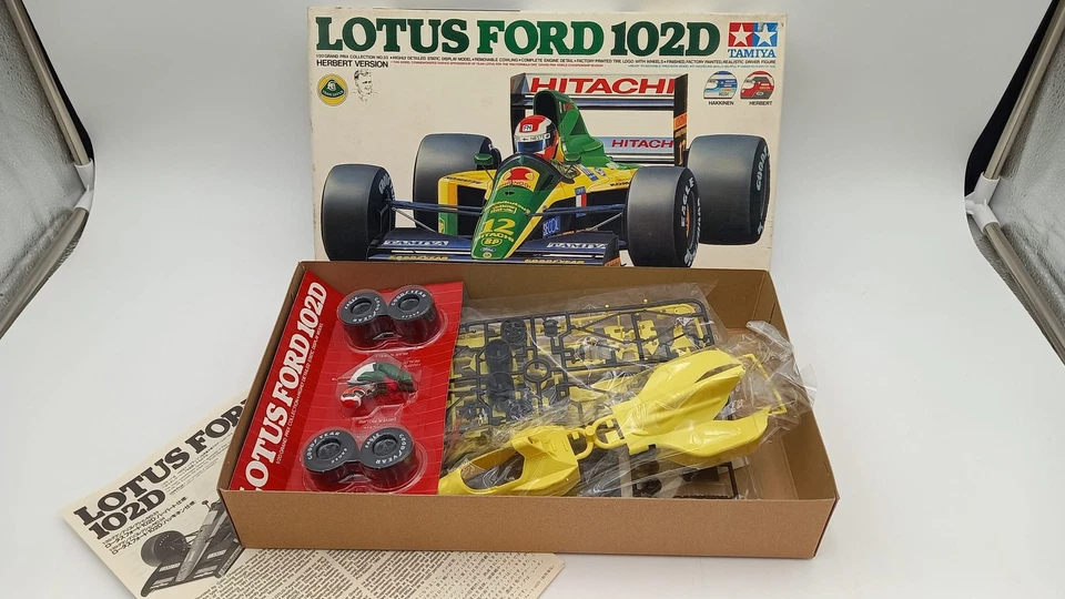  TAM20033 Tamiya Lotus Ford 102D Herbert version 1/20 - Immagine 1 di 2