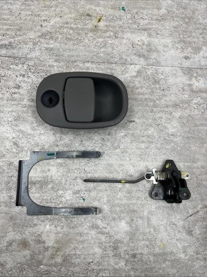 2002-2004 Chevy Chevrolet Trailblazer Glove Box Latch Handle Grey OEM NO KEY - Image 1 of 4
