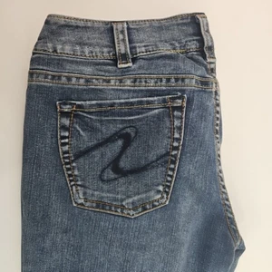 Silberne Suki Bootcut Damen Jeans Gr. 33/32 (34 x 32) - Bild 1 von 8