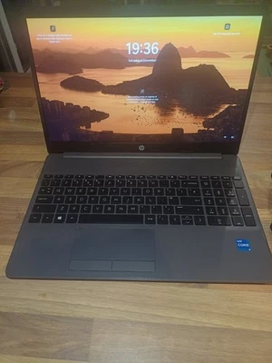 HP 250 G8 15.6" Laptop i5-1035G1 16GB RAM 256GB M.2 Windows 11 Pro - Image 1 of 4