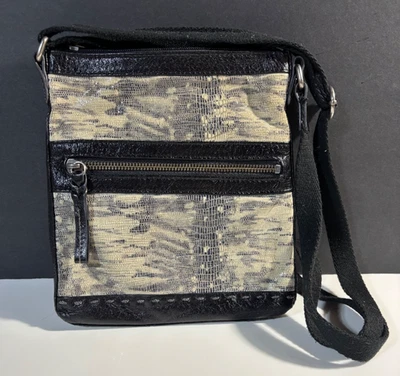 Bolso Bandolera The Sak Vintage Negro Imitación Cuero Estampado de Reptiles Bolsillos con Cremallera Foto 1 de 4