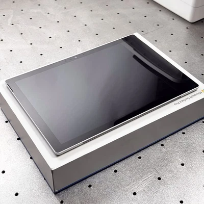 Microsoft Surface Pro 5 (2017) (5th Gen)  256GB SSD, 8GB RAM,  Intel i7-7660U - Image 1 of 4