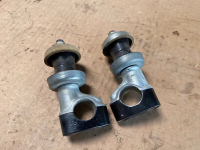 86 铃木 GV1400 Cavalcade 车把杆安装夹套原始设备制造商 -03 — 第 1/4 张图片