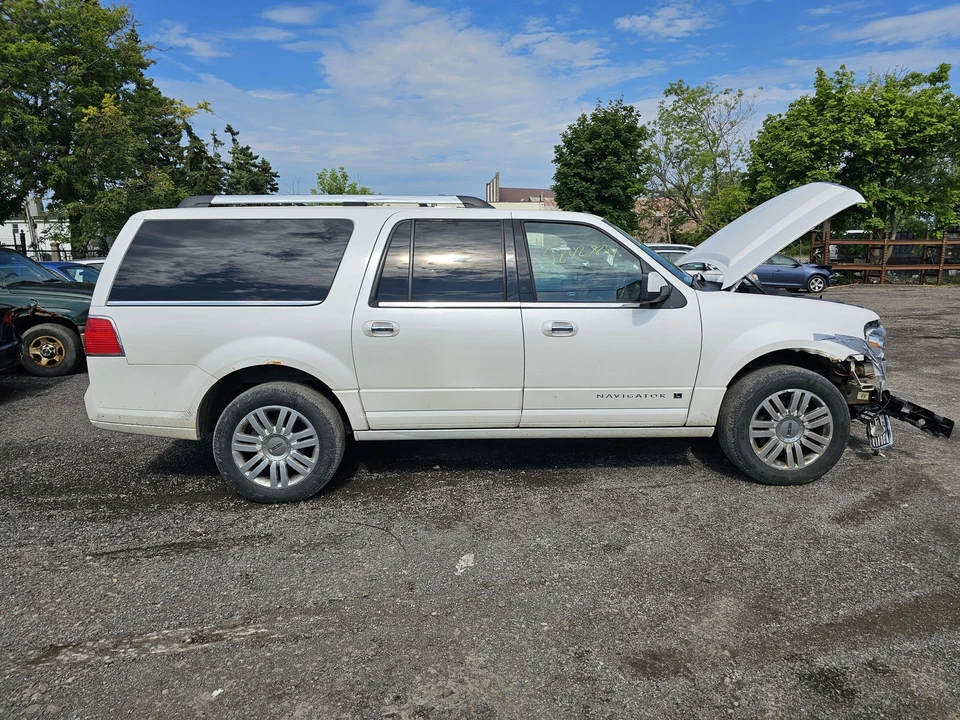 Used Left Qtr Window Regulator Rear fits: 2012 Lincoln Navigator Left Grade A - Image 1 of 4