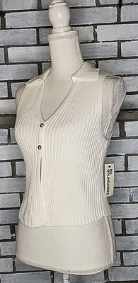 NWT No Boundaries Sleeveless Sweater Cropped Vest Size XS Ivory 2 Button Front - Image 1 of 4