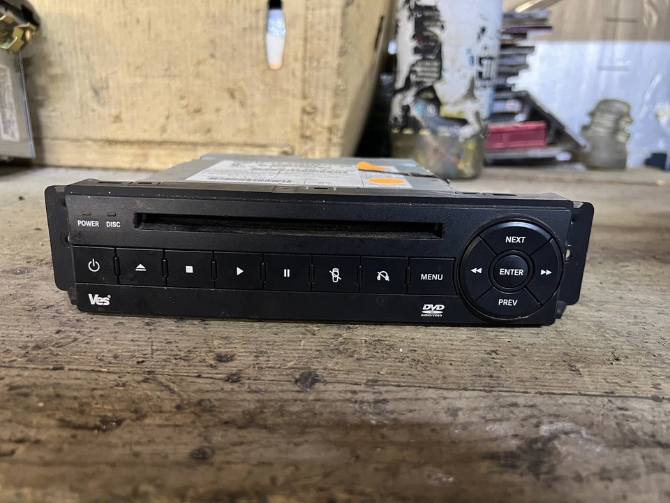 CHRYSLER TOWN AND COUNTRY/CARAVAN DVD PLAYER OEM 2009-2010 - Image 1 of 4