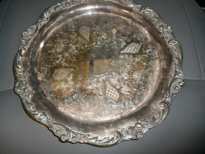 Bandeja para servir barroca ornamentada vintage LUNT plateada 13" con pegatina Foto 1 de 4