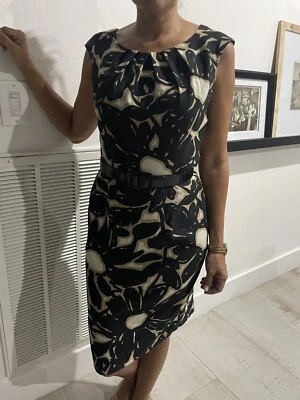 Vestido London Times Negro Estampado Floral Vaina Cremallera Talla 6 Usado en Excelente Condición **Cinturón No Incluido** Foto 1 de 2