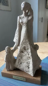 Vintage 1978 Austin Productions Sculpture Mother & Child Pre-Owned - Picture 1 of 6