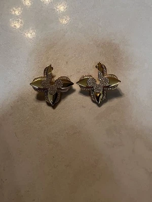 Louis Vuitton LV Medaillon Earrings M01995 – Gold-Tone with Crystal Details - Image 1 of 3