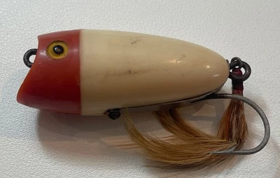 FISHING LURE TONY ACCETTA  2½"  WEEDLESS JIGOLET  RED HEAD & WHITE LOT5-252 - Image 1 of 4