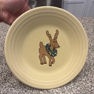 Fiesta Fiestaware Ivory Reindeer Wreath 9” luncheon plate Christmas - Picture 1 of 4