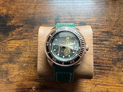 Reloj mod a medida Powered by Seiko NH35 movimiento automático correa hecha a mano  Foto 1 de 4