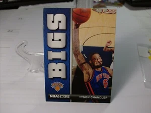 2011-12 Panini NBA Hoops Bigs #5 - Tyson Chandler - New York Knicks 11-018 - Imagen 1 de 2