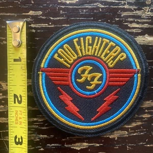 Foo Fighters (ferro ricamato su toppa) punk/rock/metal/musica/arte - Foto 1 di 3
