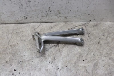 Clavija trasera izquierda pasajero Suzuki GSXR 600 750 2008-2009 298996 Foto 1 de 4