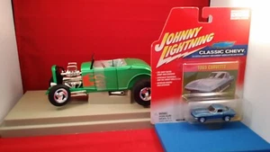 JOHNNY LIGHTNING~CLASSIC CHEVY~1965 CORVETTE~THE HOTTEST CORVETTE MODELS GET 1!~ - Picture 1 of 4