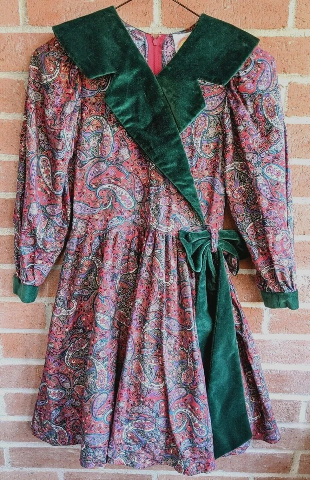Vestido Vintage Mille Feuilles Niñas Talla 7 Verde Terciopelo Paisley Lazo Vacaciones Canadá Foto 1 de 4