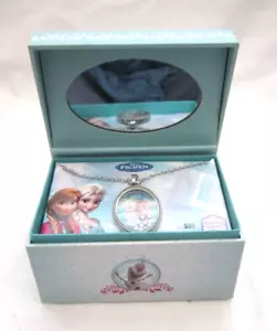 FROZEN PRINCESS ELSA&ANNA PENDENT WITH FLOATING CRYSTALS 18" CHAIN KEEPSAKE BOX - Picture 1 of 6