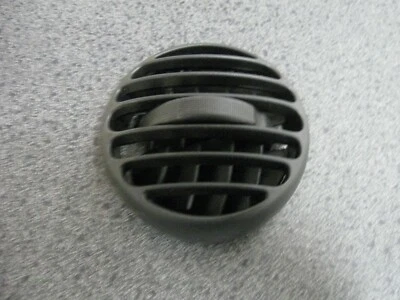 NEW GENUINE MOPAR AIR OUTLET VENT FOR 02-07 JEEP LIBERTY (PN 0WC88DX9AC) Foto 1 de 2