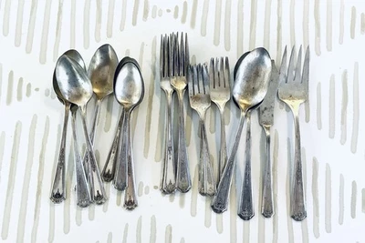 Tudor plate Oneida Community Queen Bess 1924 flatware-20 piece-spoons-serving - Image 1 of 4