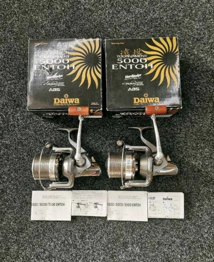 2 × Daiwa Tournament Entoh 5000 Angel Rollen inkl. OVP Karpfen Wels Carp Fishing - Bild 1 von 4