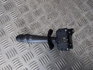 Convenient steering wheel control headlight turn signal - Renault Clio II (2) PHASE I (1) - Picture 1 of 4