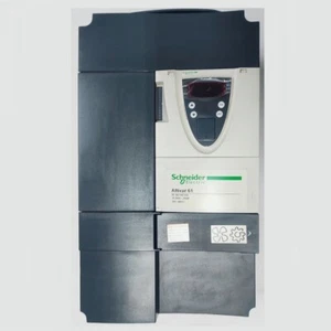▀▄▀▄▀ SCHNEIDER ALTIVAR 61 – ATV61HD18N4Z – 18.5 KW – 25 HP – ATV 61 INVERTER - Bild 1 von 4