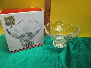 Mikasa ~ 6" Footed Bowl Celebration Christmas Night ~ Scalloped Candy Dish - Picture 1 of 6