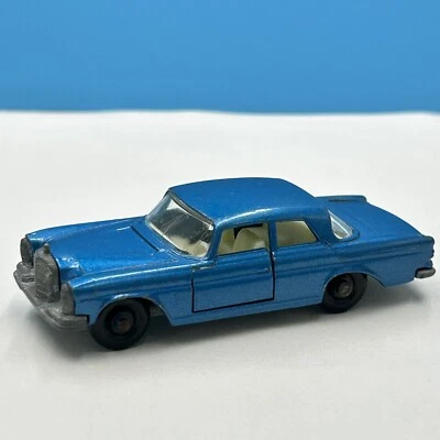 1968 Matchbox Lesney 46 C Vintage Blue Mercedes 300SE near mint - Image 1 of 4