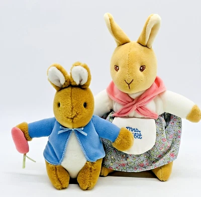 Lote de 2 peluches de peluche Eden Mrs Peter Rabbit and Peter con zanahoria Foto 1 de 4