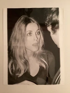 SHARON TATE Original Vintage candid photo - Picture 1 of 3