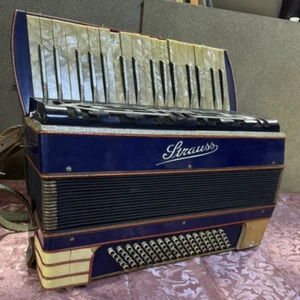 Aus Sammlungsauflösung:  Strauss Akkordon - 80 Bässe - Rarität  #126 - Bild 1 von 11