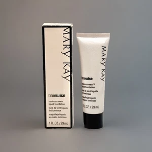 Mary Kay Timewise Luminous-Wear Liquid Foundation Ivory 4 - 038699 Normal to Dry - Picture 1 of 3