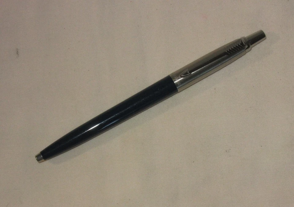 Bolígrafo vintage Parker Navel Blue Barrel Jotter ~ botón con logotipo empotrado; EE. UU. Foto 1 de 4