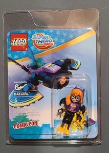 DC Super Hero Girls Batgirl LEGO Minifigure NYCC 2016 New - Picture 1 of 2