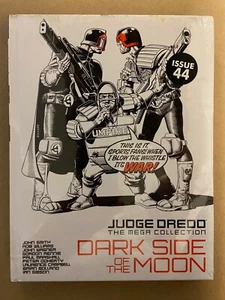 Judge Dredd Mega Collection Dark Side Of The Moon #80 Hardback New Sealed 576G - Imagen 1 de 3