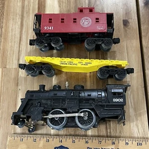 lionel trains Vtg Untested Locomotive Flat Car Caboose 8902 9020 9341 - Picture 1 of 6
