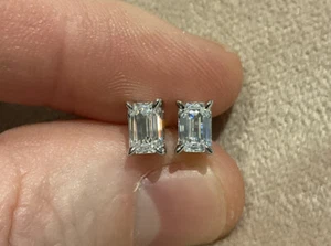 1.0 Carat Lab Created Diamond Emerald Cut Stud Earrings In Platinum Plated 925 - Picture 1 of 7
