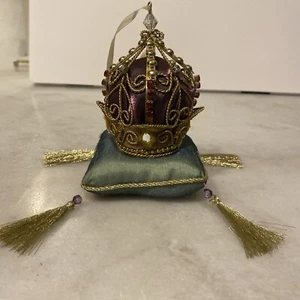 Vintage Fortunoff’s Ornament Purple Green Crown Coronation Pillow Jewels - Picture 1 of 13